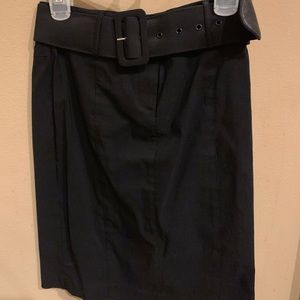 Fitted stretchy black skirt
